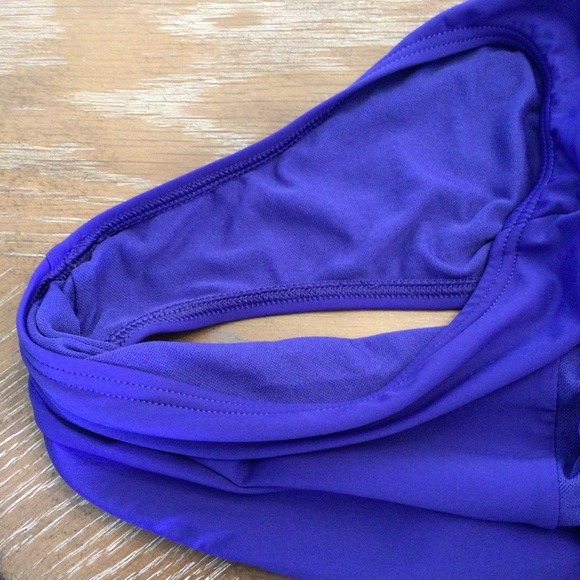 Tommy Bahama Womens Blue Twist Front Bandeau Halter 1pc Swimsuit Size 6 - Picture 5 of 9